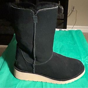 Koolaburra by Uggs Black Suede Boots                       1" wedge heel